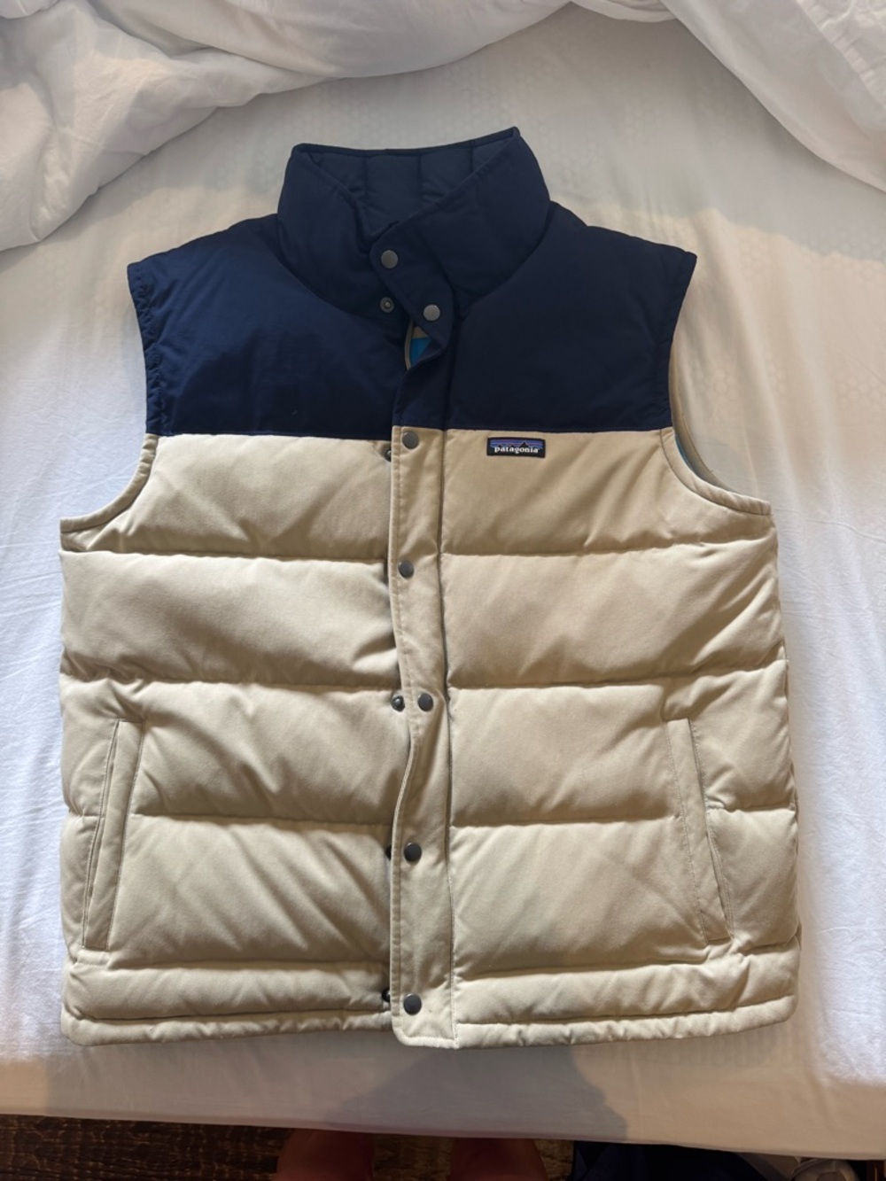 Patagonia men’s downdrift vest in Navy & Khaki- Men’s large